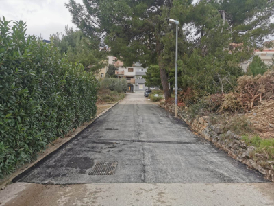 NOVI ASFALT I OBORINSKA ODVODNJA U ODVOJKU ULICE DOMOVINSKOG RATA I ULICI JANKA BOBETKA U STROŽANCU