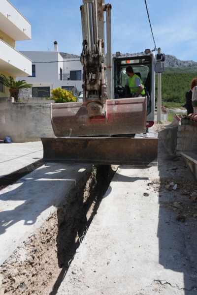 VELIKI INFRASTRUKTURNI KORAK ZA PODSTRANU: ZAPOČELI RADOVI NA VODOOPSKRBNOM SUSTAVU ZA NASELJA ŽMINJAČA I SITA!