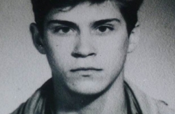 Igor Kačić bio je maloljetni branitelj i najmlađa žrtva Ovčare. Izdvojili su ga u skupinu koju je trebalo pustiti, ali je susjed rekao: 'Ne može!' Ubijen je sa 16 godina..