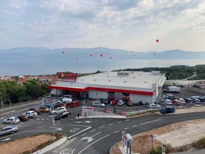 Tommy otvorio hipermarket u Supetru i 40 novih radnih mjesta