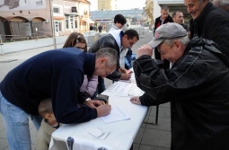 Idemo na novi referendum: Prikupljeno 650 tisuća potpisa protiv ćirilice!