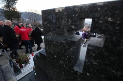 Više od 10.000 ljudi došlo ispratiti fra Zvjezdana Linića: 'Otvori gospodine slugi svome rajska vrata'
