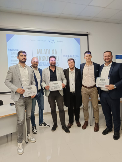 U PODSTRANI ODRŽANA PANEL-DISKUSIJA "MLADI NA RASKRIŽJU: STRATEGIJE ZA RAZVOJ MLADIH U SPLITSKO-DALMATINSKOJ ŽUPANIJI"